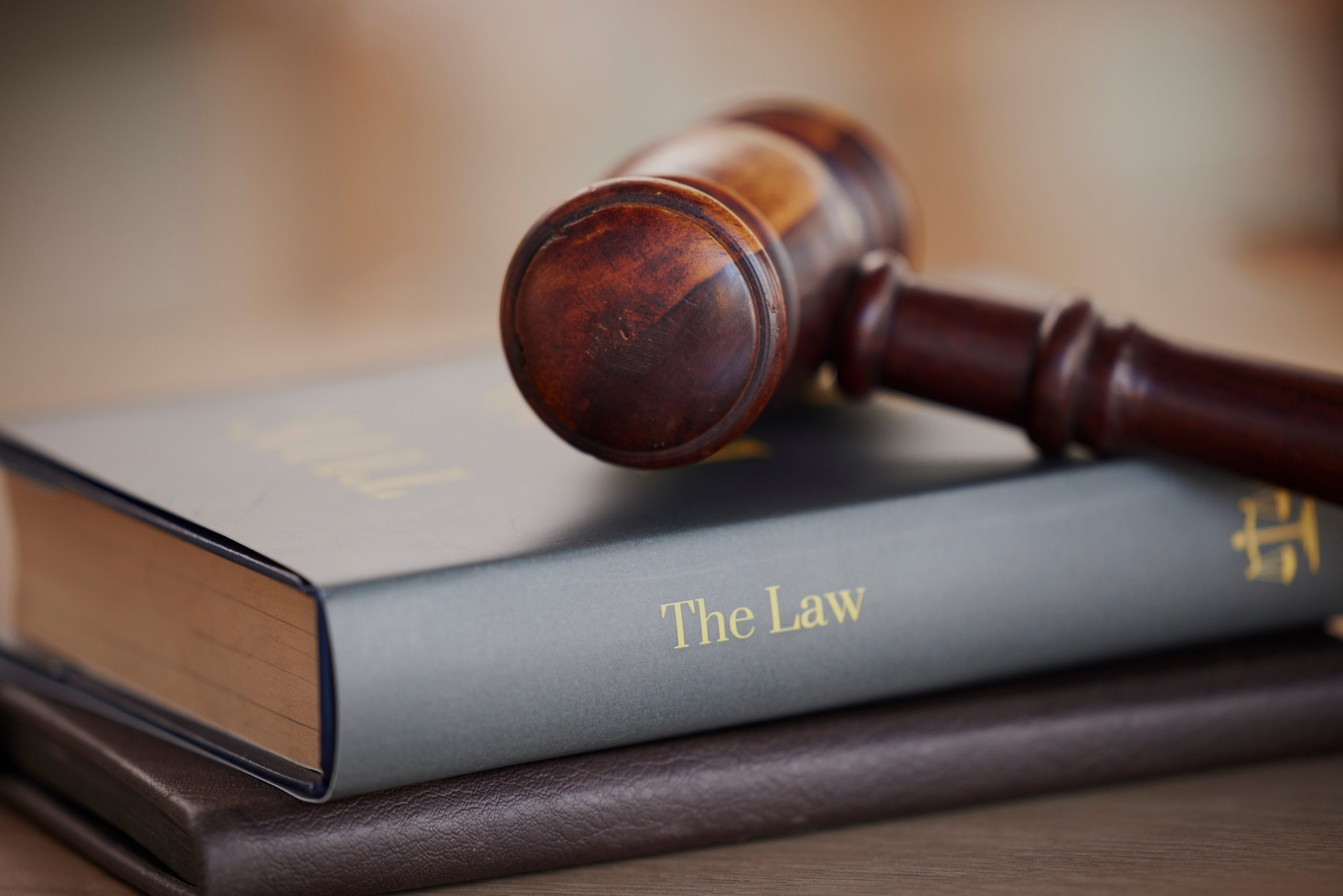 background-gavel-and-law-books